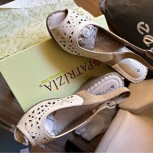 Partizia Women's Beige Cutout Sandals